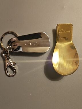 Clarks Dual-Tone Metal Shoe Horn Key & Clip Set - Silver & Gold
